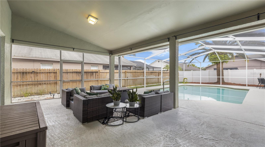 Tampa, Florida 33626, 3 Bedroom Bedrooms, ,2 Bathroombathrooms,Residential,For Sale,Pontiac,0,Mfrtb8541741