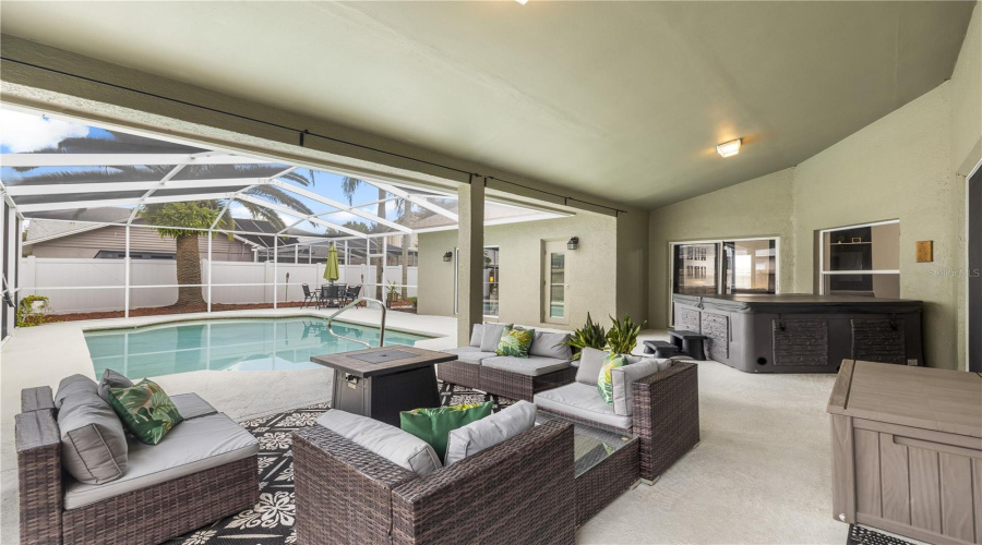 Tampa, Florida 33626, 3 Bedroom Bedrooms, ,2 Bathroombathrooms,Residential,For Sale,Pontiac,0,Mfrtb8541741