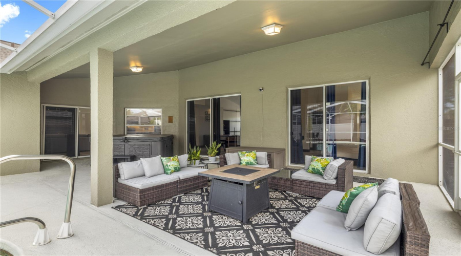 Tampa, Florida 33626, 3 Bedroom Bedrooms, ,2 Bathroombathrooms,Residential,For Sale,Pontiac,0,Mfrtb8541741