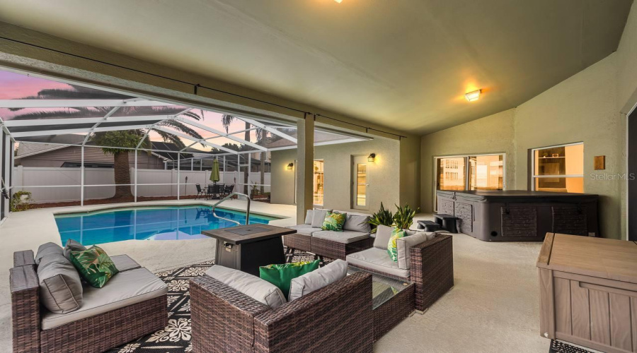 Tampa, Florida 33626, 3 Bedroom Bedrooms, ,2 Bathroombathrooms,Residential,For Sale,Pontiac,0,Mfrtb8541741