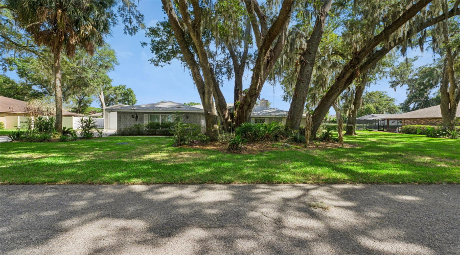 Lakeland, Florida 33811, 3 Bedroom Bedrooms, ,2 Bathroombathrooms,Residential,For Sale,Twelve Point,0,Mfrg5112977