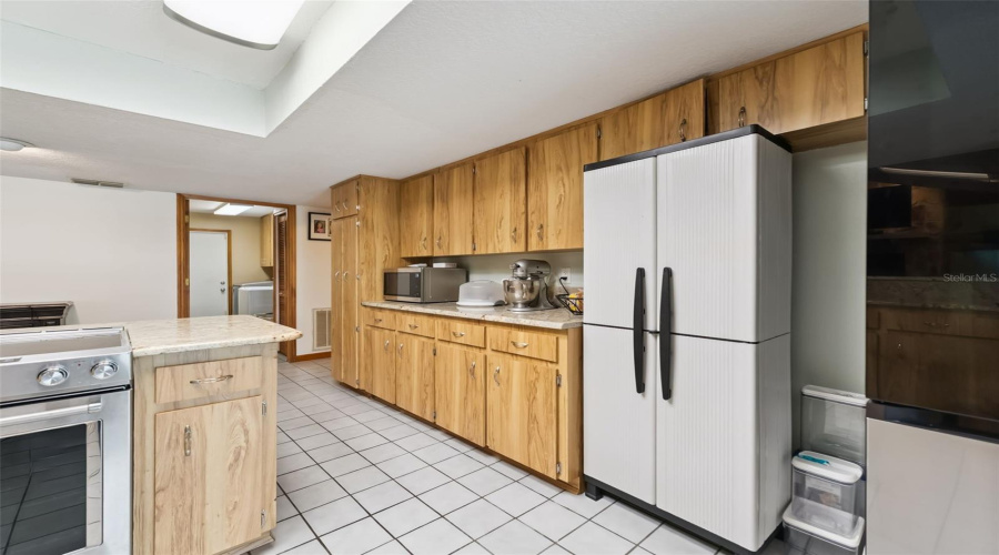 Lakeland, Florida 33811, 3 Bedroom Bedrooms, ,2 Bathroombathrooms,Residential,For Sale,Twelve Point,0,Mfrg5112977