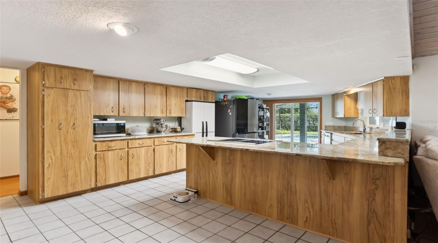Lakeland, Florida 33811, 3 Bedroom Bedrooms, ,2 Bathroombathrooms,Residential,For Sale,Twelve Point,0,Mfrg5112977