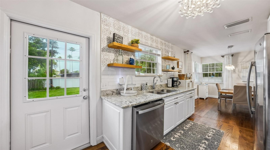 Dunedin, Florida 34698, 3 Bedroom Bedrooms, ,1 Bathroombathrooms,Residential,For Sale,Bayshore,0,Mfrtb8538257