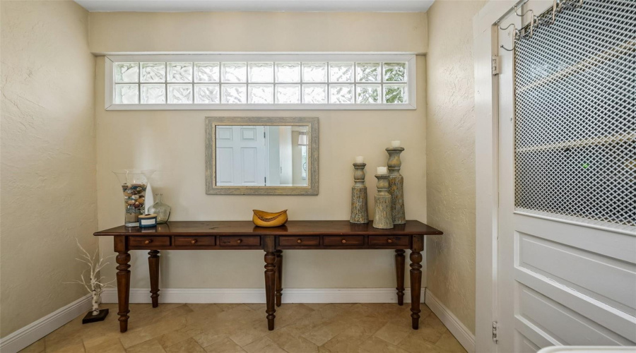 Dunedin, Florida 34698, 3 Bedroom Bedrooms, ,1 Bathroombathrooms,Residential,For Sale,Bayshore,0,Mfrtb8538257