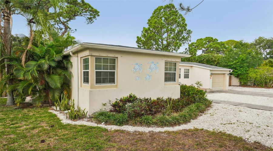 Dunedin, Florida 34698, 3 Bedroom Bedrooms, ,1 Bathroombathrooms,Residential,For Sale,Bayshore,0,Mfrtb8538257
