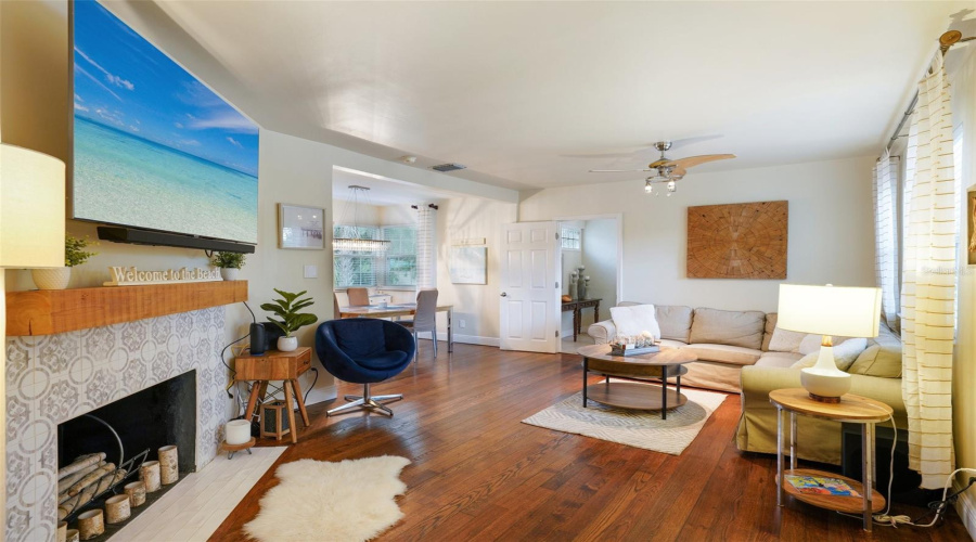 Dunedin, Florida 34698, 3 Bedroom Bedrooms, ,1 Bathroombathrooms,Residential,For Sale,Bayshore,0,Mfrtb8538257