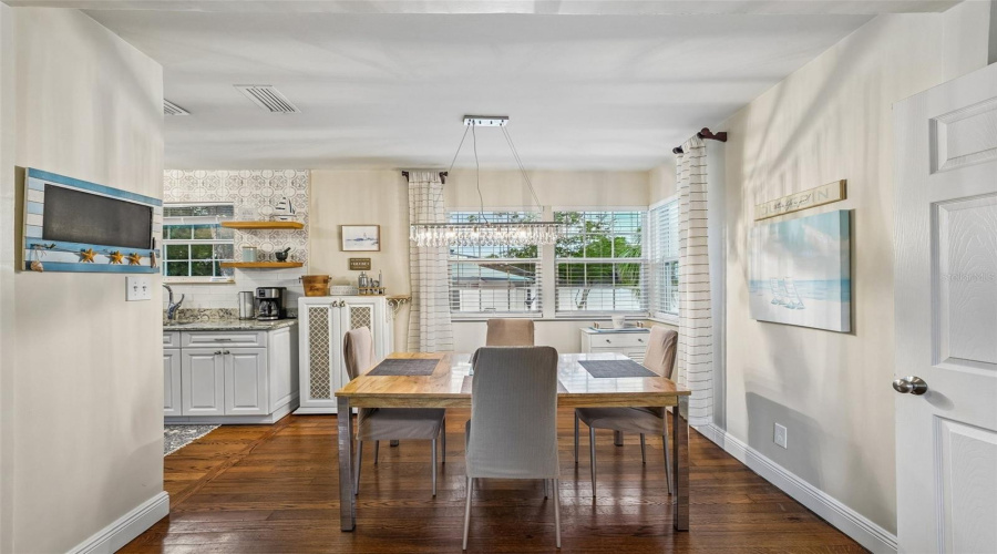 Dunedin, Florida 34698, 3 Bedroom Bedrooms, ,1 Bathroombathrooms,Residential,For Sale,Bayshore,0,Mfrtb8538257