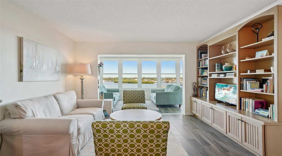 South Pasadena, Florida 33707, 2 Bedroom Bedrooms, ,1 Bathroombathrooms,Residential,For Sale,Shore,0,Mfrtb8515080