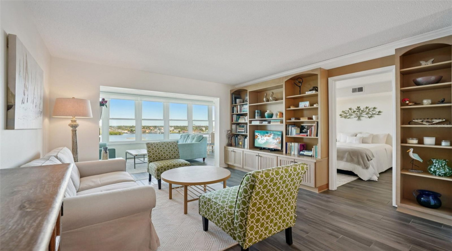 South Pasadena, Florida 33707, 2 Bedroom Bedrooms, ,1 Bathroombathrooms,Residential,For Sale,Shore,0,Mfrtb8515080