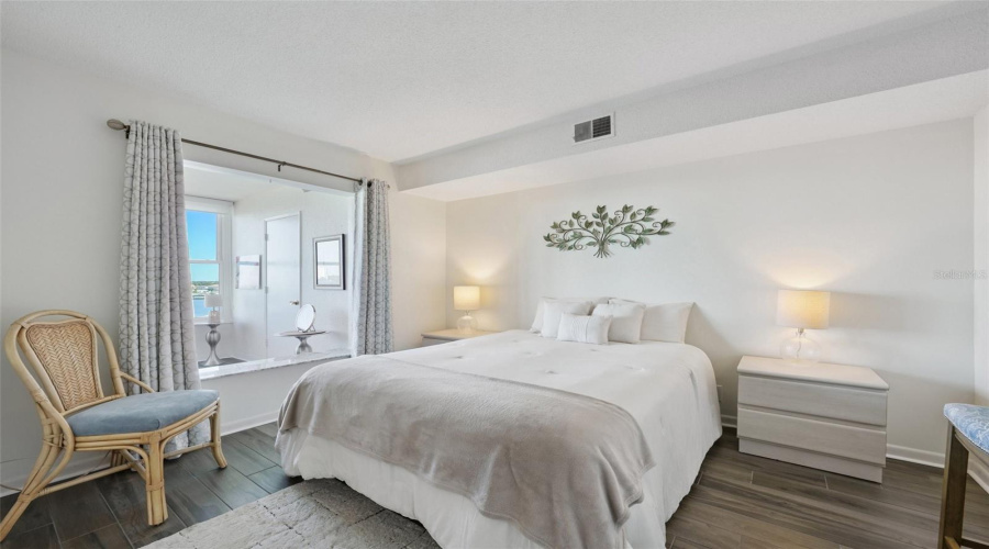 South Pasadena, Florida 33707, 2 Bedroom Bedrooms, ,1 Bathroombathrooms,Residential,For Sale,Shore,0,Mfrtb8515080
