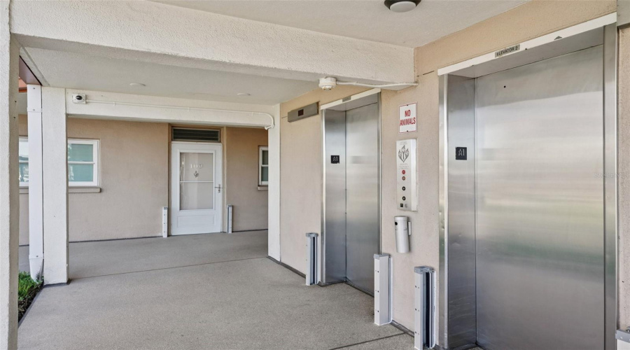 South Pasadena, Florida 33707, 2 Bedroom Bedrooms, ,1 Bathroombathrooms,Residential,For Sale,Shore,0,Mfrtb8515080