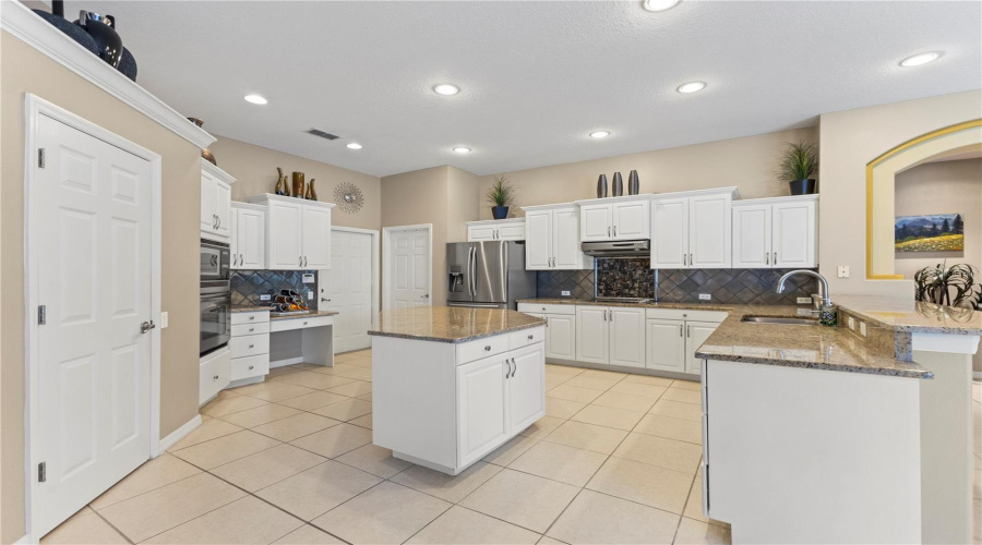 Tampa, Florida 33647, 6 Bedroom Bedrooms, ,3 Bathroombathrooms,Residential,For Sale,Arbor Greene,0,Mfrtb8512311