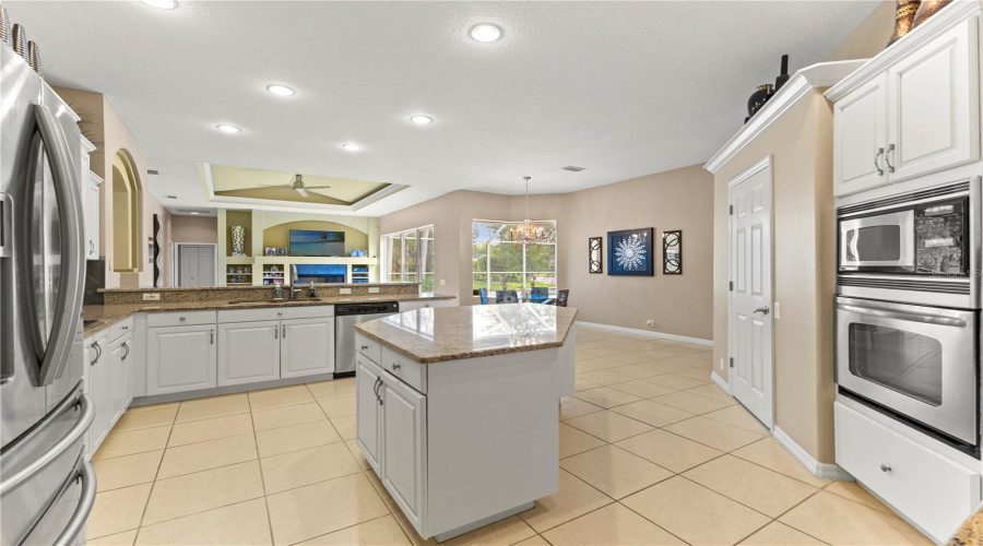 Tampa, Florida 33647, 6 Bedroom Bedrooms, ,3 Bathroombathrooms,Residential,For Sale,Arbor Greene,0,Mfrtb8512311