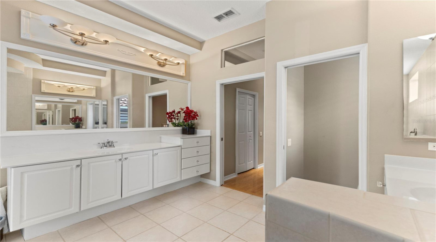 Tampa, Florida 33647, 6 Bedroom Bedrooms, ,3 Bathroombathrooms,Residential,For Sale,Arbor Greene,0,Mfrtb8512311