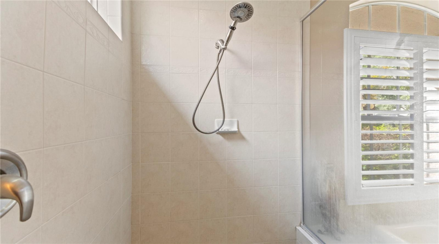 Tampa, Florida 33647, 6 Bedroom Bedrooms, ,3 Bathroombathrooms,Residential,For Sale,Arbor Greene,0,Mfrtb8512311
