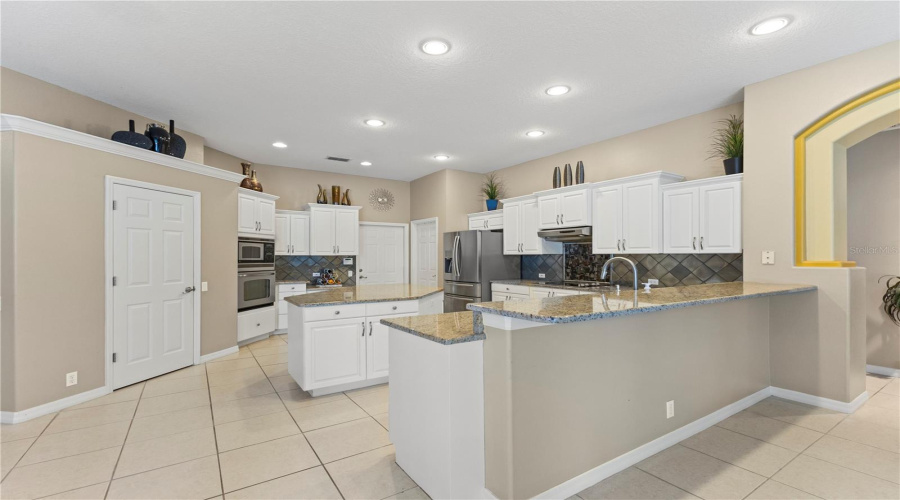 Tampa, Florida 33647, 6 Bedroom Bedrooms, ,3 Bathroombathrooms,Residential,For Sale,Arbor Greene,0,Mfrtb8512311