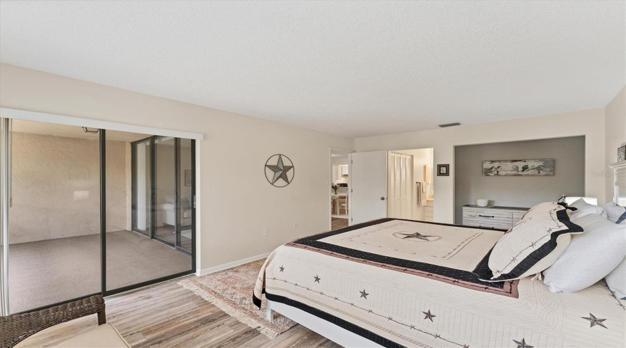 Sarasota, Florida 34235, 2 Bedroom Bedrooms, ,2 Bathroombathrooms,Residential,For Sale,Lake Village,0,Mfra4703859