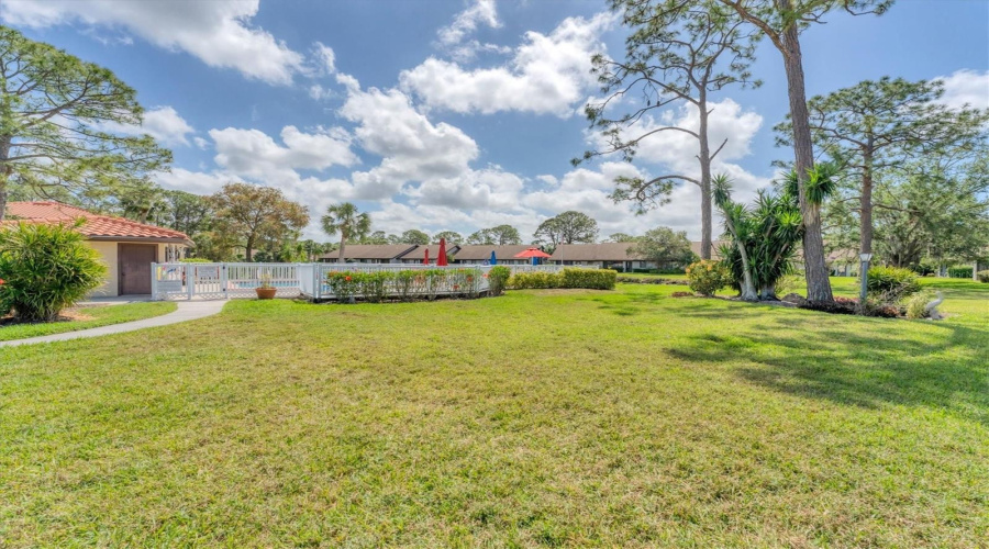 Sarasota, Florida 34235, 2 Bedroom Bedrooms, ,2 Bathroombathrooms,Residential,For Sale,Lake Village,0,Mfra4703859