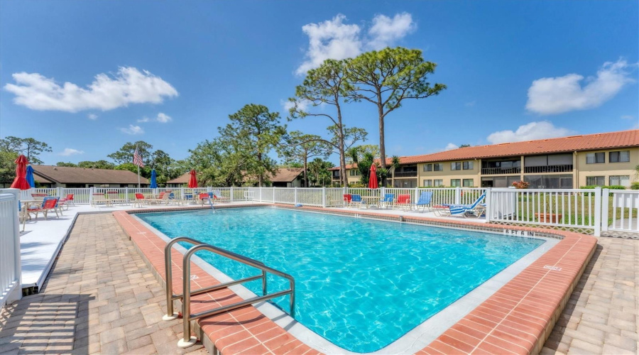 Sarasota, Florida 34235, 2 Bedroom Bedrooms, ,2 Bathroombathrooms,Residential,For Sale,Lake Village,0,Mfra4703859