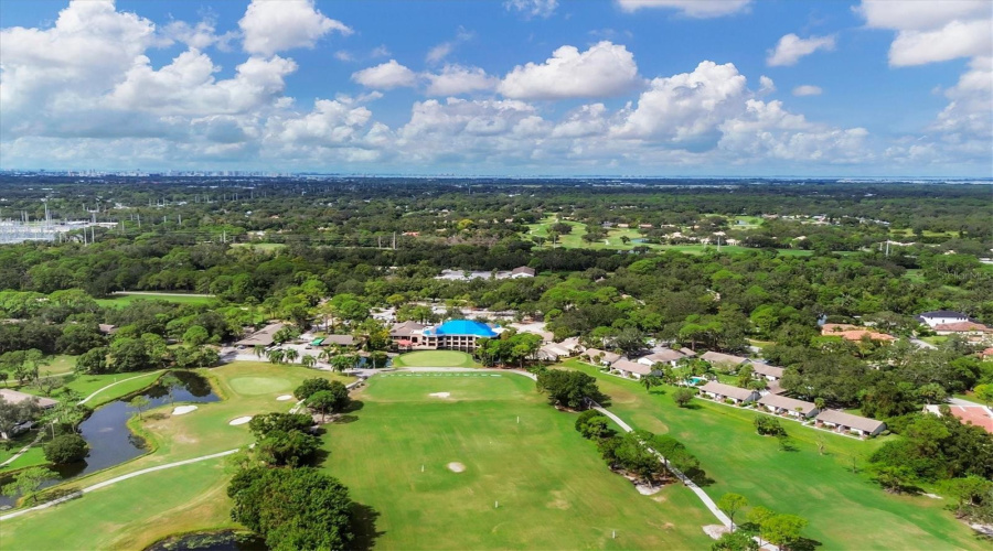 Sarasota, Florida 34235, 2 Bedroom Bedrooms, ,2 Bathroombathrooms,Residential,For Sale,Lake Village,0,Mfra4703859