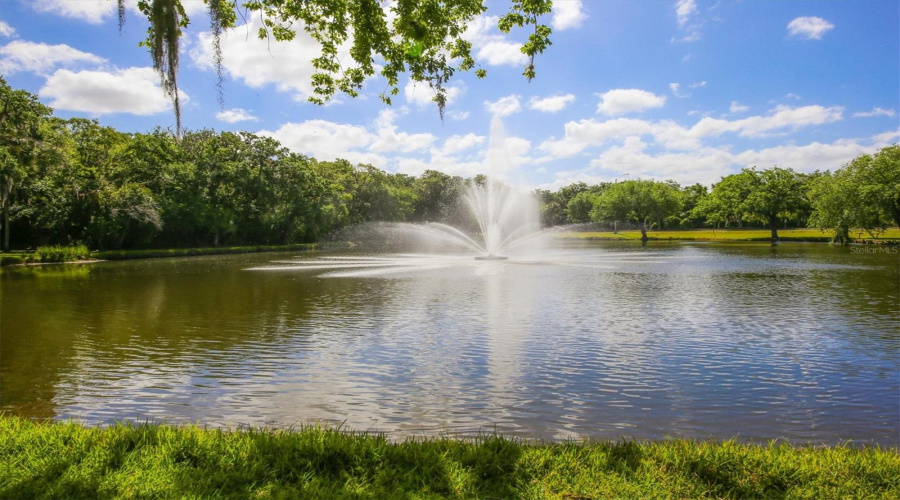 Sarasota, Florida 34235, 2 Bedroom Bedrooms, ,2 Bathroombathrooms,Residential,For Sale,Lake Village,0,Mfra4703859
