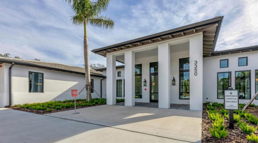 Sarasota, Florida 34235, 2 Bedroom Bedrooms, ,2 Bathroombathrooms,Residential,For Sale,Lake Village,0,Mfra4703859