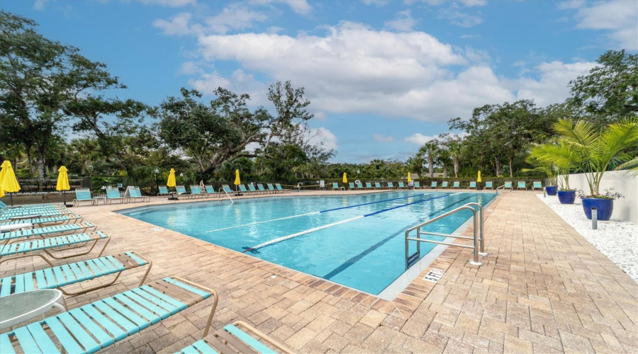 Sarasota, Florida 34235, 2 Bedroom Bedrooms, ,2 Bathroombathrooms,Residential,For Sale,Lake Village,0,Mfra4703859