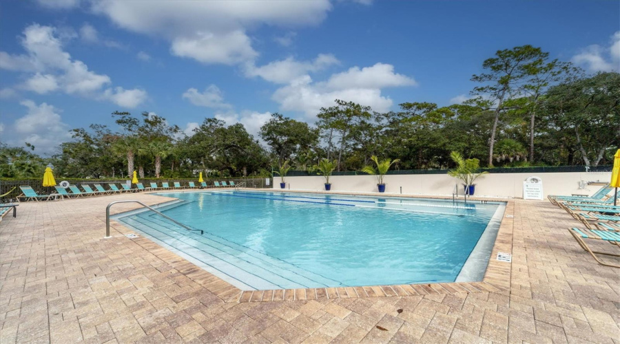 Sarasota, Florida 34235, 2 Bedroom Bedrooms, ,2 Bathroombathrooms,Residential,For Sale,Lake Village,0,Mfra4703859