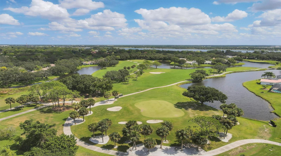 Sarasota, Florida 34235, 2 Bedroom Bedrooms, ,2 Bathroombathrooms,Residential,For Sale,Lake Village,0,Mfra4703859