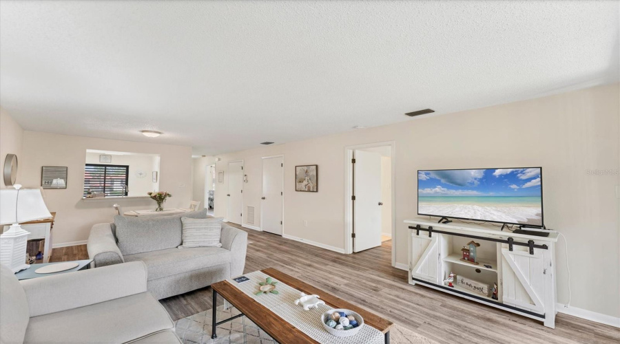 Sarasota, Florida 34235, 2 Bedroom Bedrooms, ,2 Bathroombathrooms,Residential,For Sale,Lake Village,0,Mfra4703859