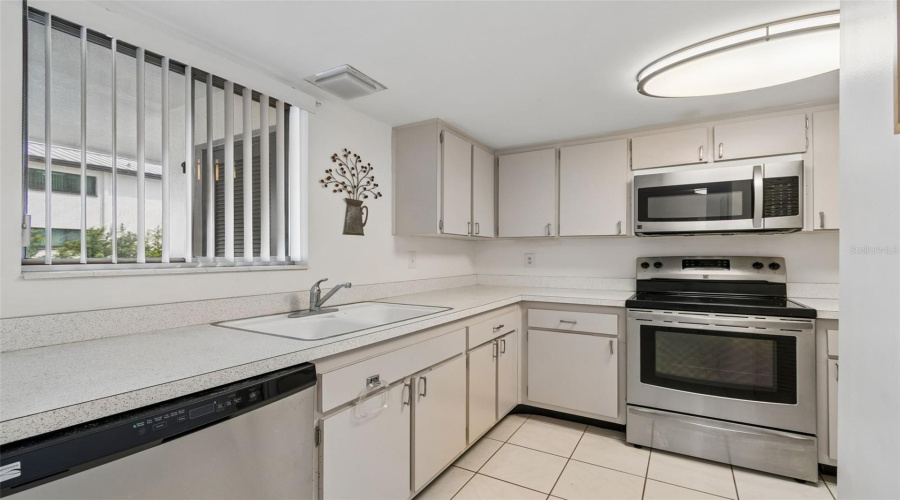 Belleair Bluffs, Florida 33770, 2 Bedroom Bedrooms, ,1 Bathroombathrooms,Residential,For Sale,Bay,0,Mfrtb8495009