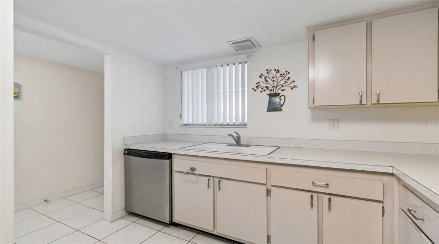 Belleair Bluffs, Florida 33770, 2 Bedroom Bedrooms, ,1 Bathroombathrooms,Residential,For Sale,Bay,0,Mfrtb8495009