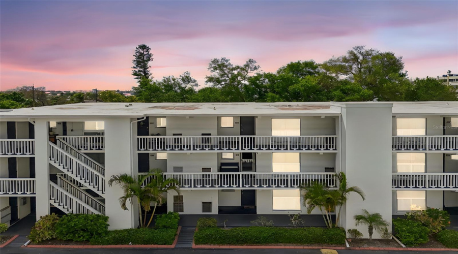 Belleair Bluffs, Florida 33770, 2 Bedroom Bedrooms, ,1 Bathroombathrooms,Residential,For Sale,Bay,0,Mfrtb8495009