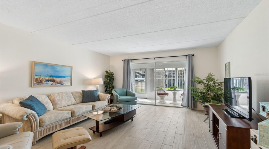 Belleair Bluffs, Florida 33770, 2 Bedroom Bedrooms, ,1 Bathroombathrooms,Residential,For Sale,Bay,0,Mfrtb8495009