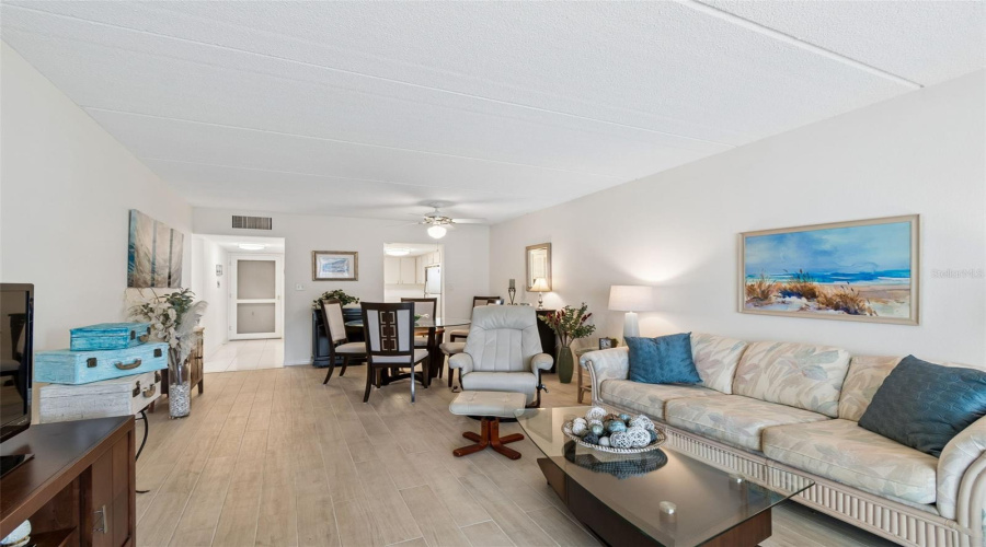 Belleair Bluffs, Florida 33770, 2 Bedroom Bedrooms, ,1 Bathroombathrooms,Residential,For Sale,Bay,0,Mfrtb8495009