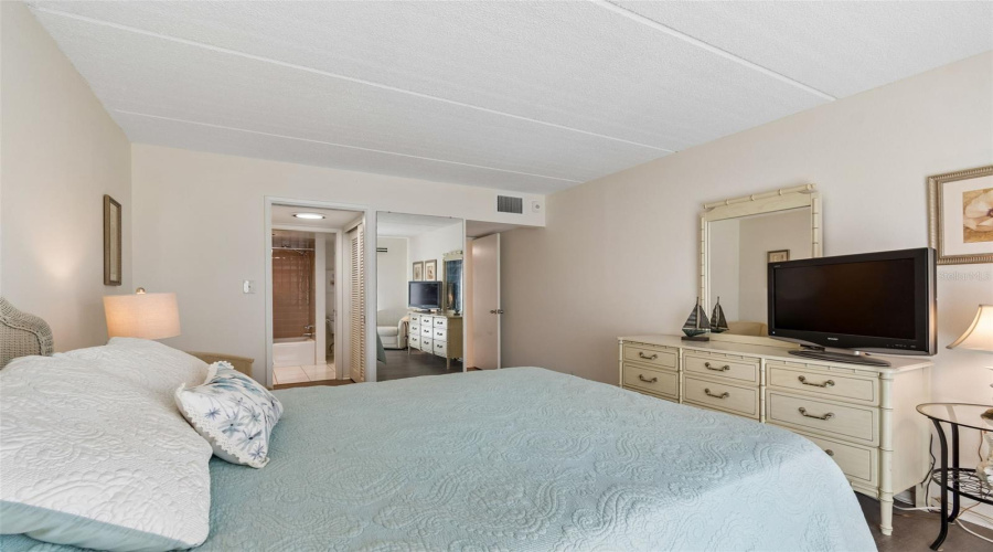 Belleair Bluffs, Florida 33770, 2 Bedroom Bedrooms, ,1 Bathroombathrooms,Residential,For Sale,Bay,0,Mfrtb8495009