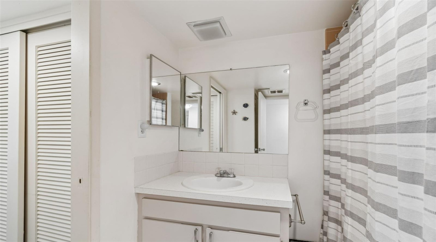 Belleair Bluffs, Florida 33770, 2 Bedroom Bedrooms, ,1 Bathroombathrooms,Residential,For Sale,Bay,0,Mfrtb8495009