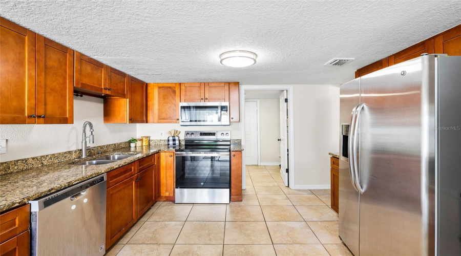 Pinellas Park, Florida 33781, 3 Bedroom Bedrooms, ,2 Bathroombathrooms,Residential,For Sale,Moffatt,0,Mfrtb8500588