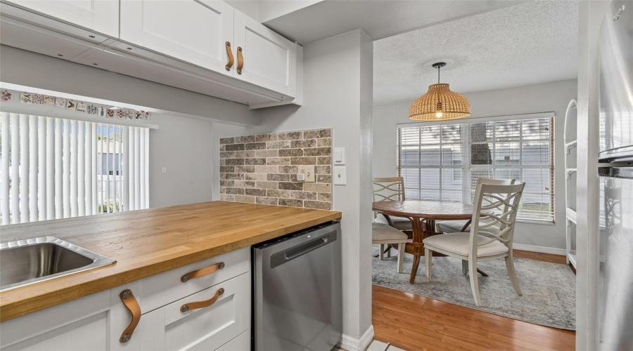 Tampa, Florida 33617, 3 Bedroom Bedrooms, ,2 Bathroombathrooms,Residential,For Sale,Sunridge Palms,0,Mfrtb8500526