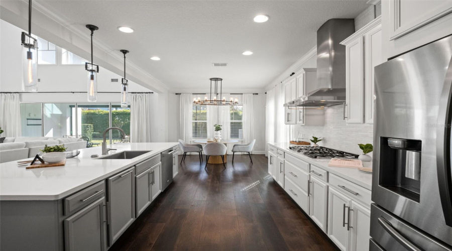 Orlando, Florida 32827, 5 Bedroom Bedrooms, ,4 Bathroombathrooms,Residential,For Sale,Bovet,0,Mfro6390382