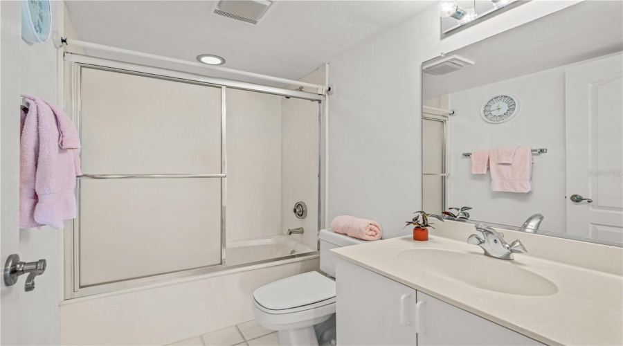 Guest Bath (3Rd Full /Bath)