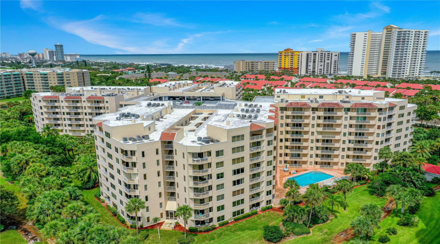 Situated Between River &Amp; Ocean