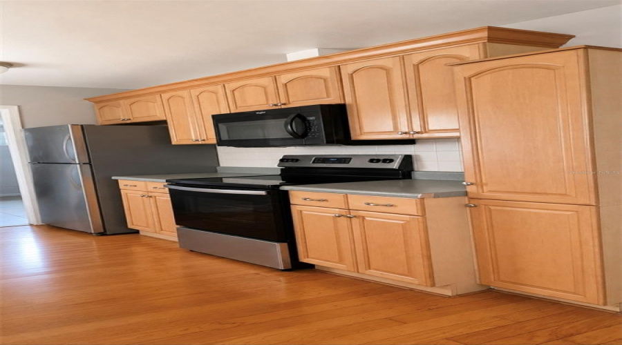 Orlando, Florida 32811, 3 Bedroom Bedrooms, ,2 Bathroombathrooms,Residential,For Sale,Cornelia,0,Mfro6410741