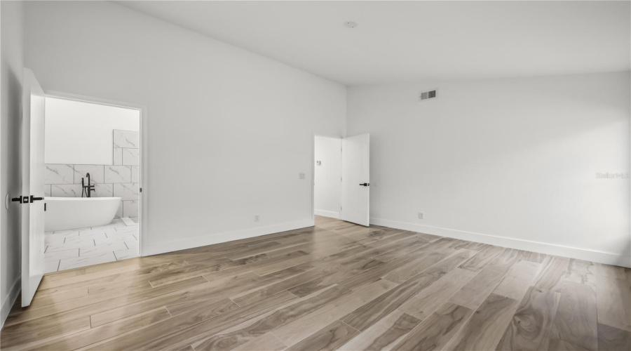 Orlando, Florida 32837, 4 Bedroom Bedrooms, ,2 Bathroombathrooms,Residential,For Sale,Quail Trail,0,Mfro6423230