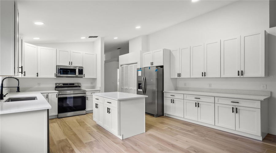 Orlando, Florida 32837, 4 Bedroom Bedrooms, ,2 Bathroombathrooms,Residential,For Sale,Quail Trail,0,Mfro6423230
