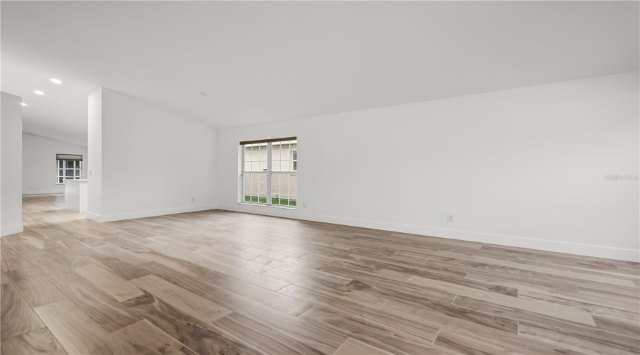 Orlando, Florida 32837, 4 Bedroom Bedrooms, ,2 Bathroombathrooms,Residential,For Sale,Quail Trail,0,Mfro6423230