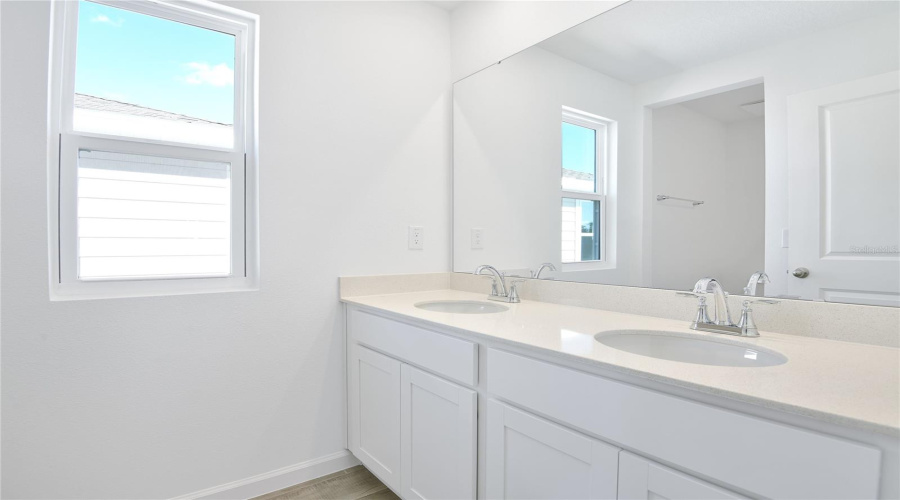 Ocala, Florida 34474, 4 Bedroom Bedrooms, ,3 Bathroombathrooms,Residential,For Sale,64Th,0,Mfrs5152924