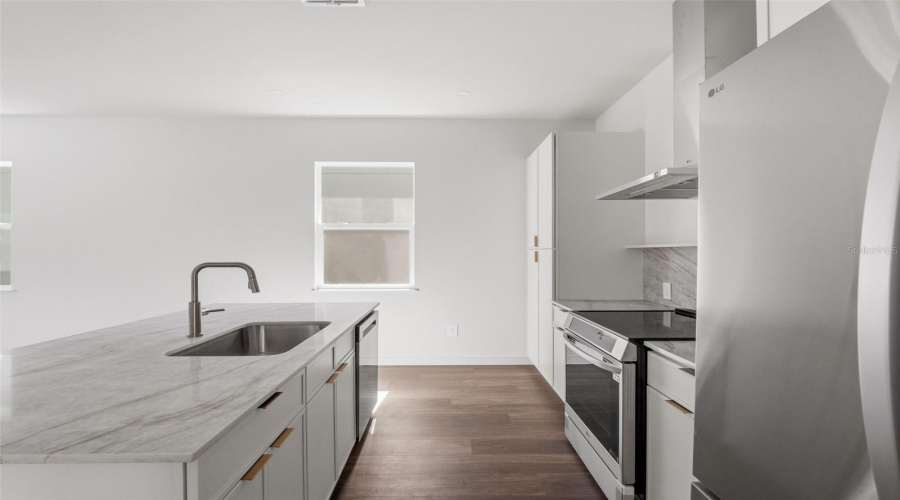 Lady Lake, Florida 32159, 4 Bedroom Bedrooms, ,2 Bathroombathrooms,Residential,For Sale,Skyfield,0,Mfrg5105317
