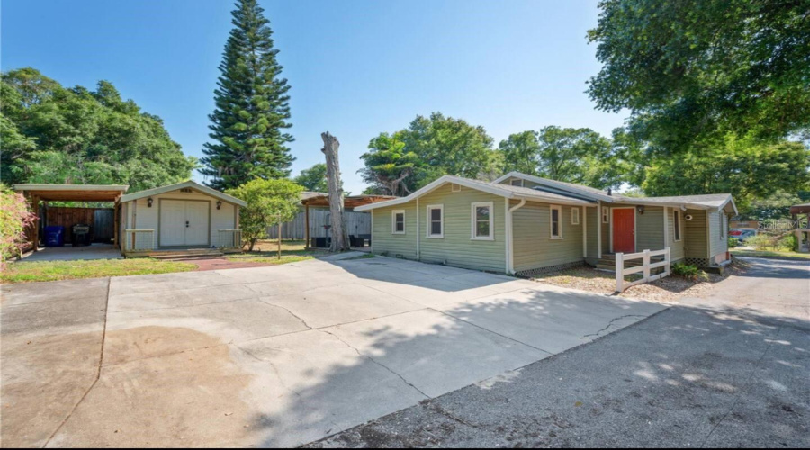 Driveway/Parking Area